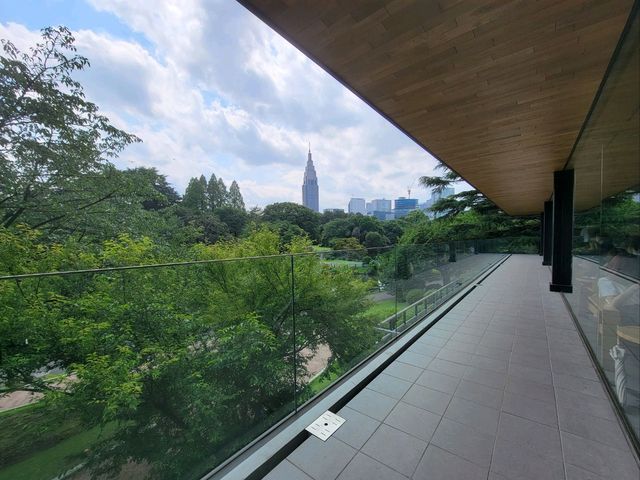 東京繁忙大都市内的美麗綠洲