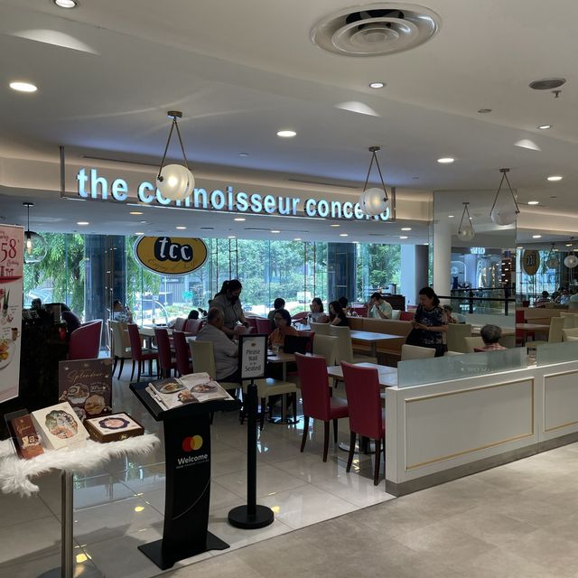 Eat, play, shop and enjoy at Shaw Centre!