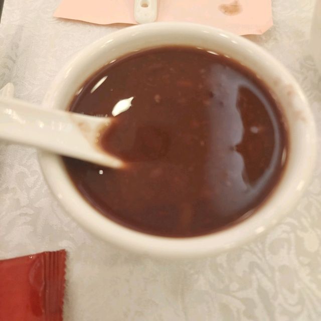 為雞粥燒鵝乳鴿而來