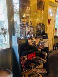 新大久保なのに韓国っぽくないカフェ CAFE SECRET WINDOW