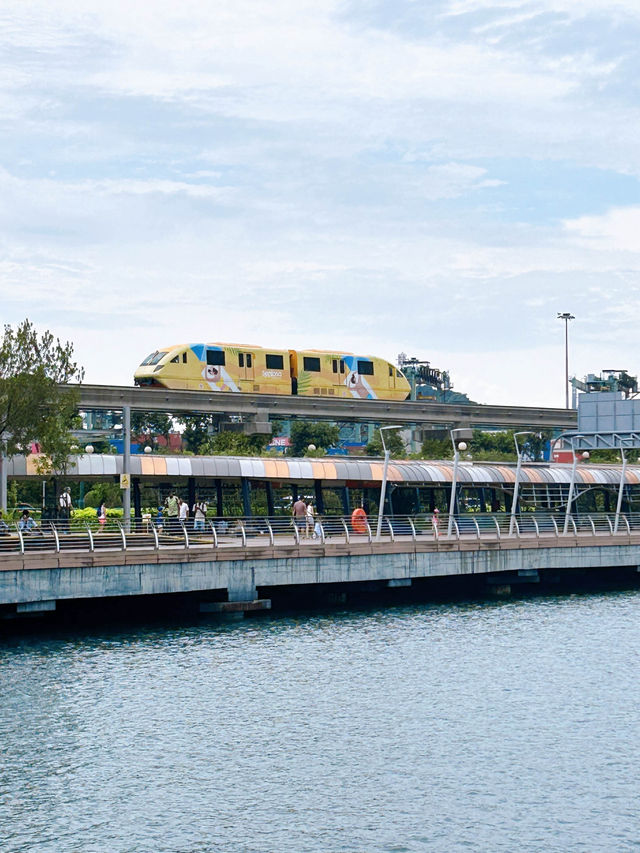 Scenic View along Harbourfront Walk 
