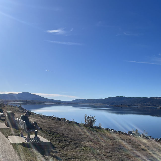 Gorgeous lake view of Jindabyne lake 