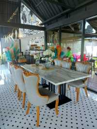 ชมนก Cafe & Restaurant @ นครนายก