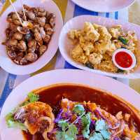 LEAVE IT ALL TO SEAFOODs
