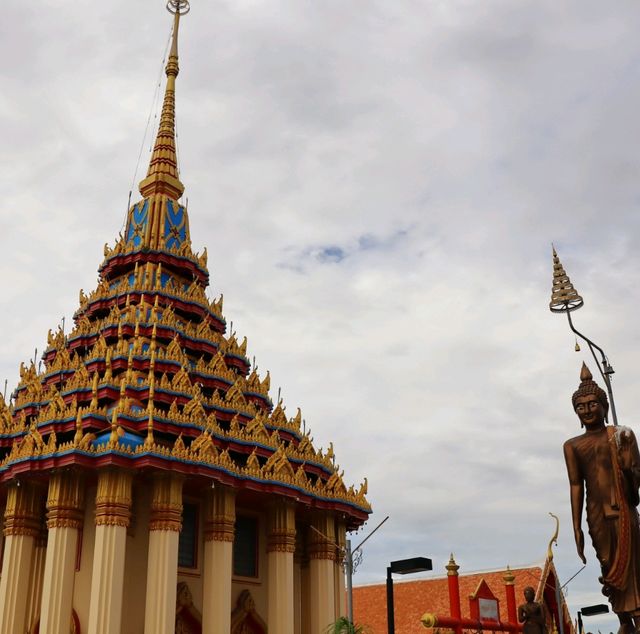 วัดสังกัสรัตนคีรี วัดสวยเมืองพระชนกจักรี