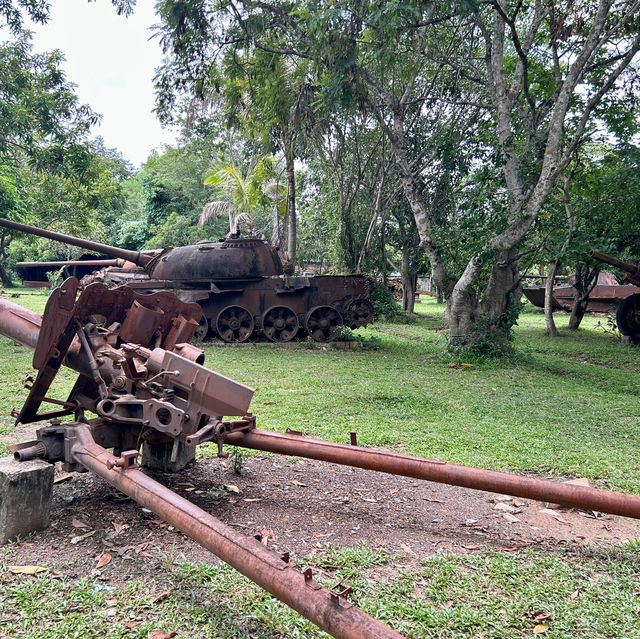 戦争博物館で世界平和を願う。