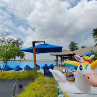 Themendous staying at Holiday Villa Cherating Pahang 