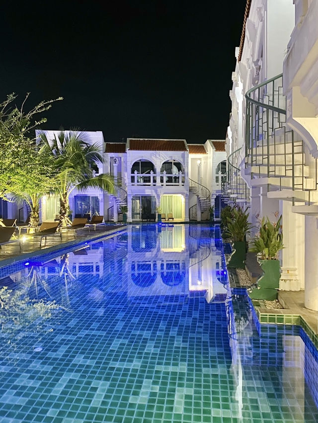 📍 Supicha Pool Access Hotel