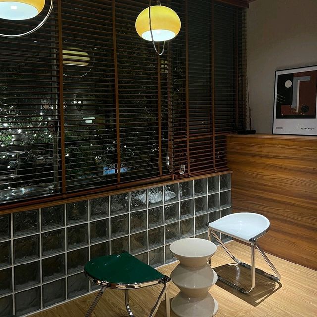 9room Cafe & Decor