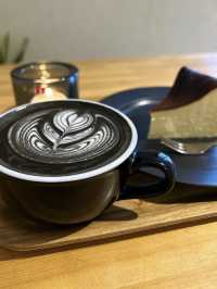 【福岡カフェ】芸術的なラテアートとおいしいスイーツが楽しめるカフェ☕️