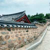 路上的人呢？清州壽岩谷壁畫村