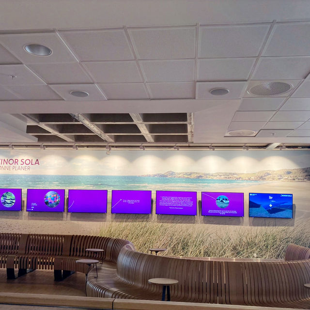 斯塔萬格蘇爾達爾機場（Stavanger Sola Airport）