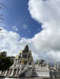 泰國普吉 只要有光有雲泰國寺廟很好出片 查龍寺 วัดไชยธาราราม (วัดฉลอง)