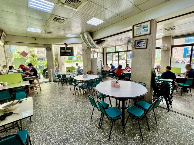 臺中南屯 臺灣清真麵館味道如何？ 清真恩德元餃子館
