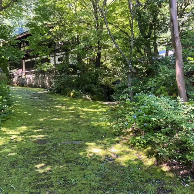 奥飛騨温泉　湯元長座へ　鬼滅の刃の世界