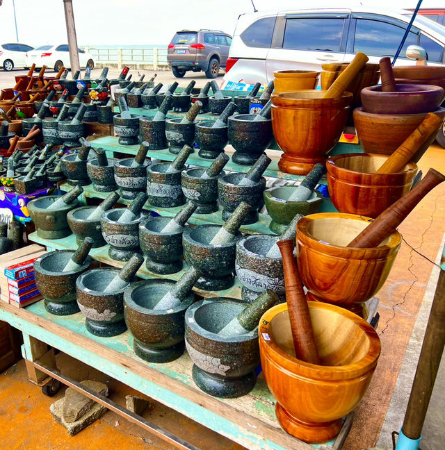 ตลาดท่าเทียบเรือประมงอ่างศิลา