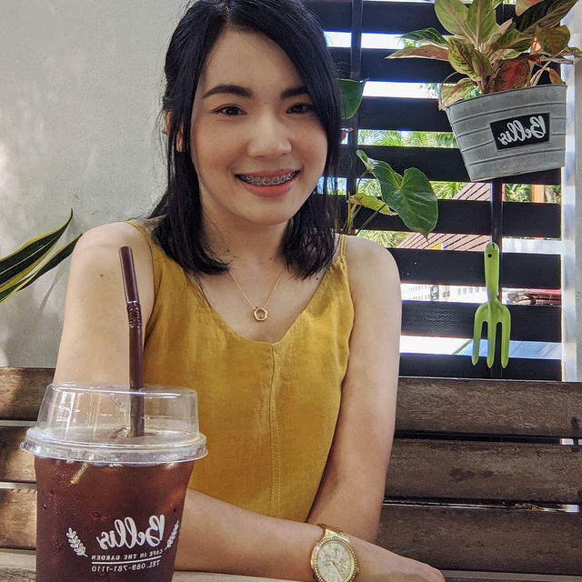 Bellis cafe ~ ร้านกาแฟในสวน