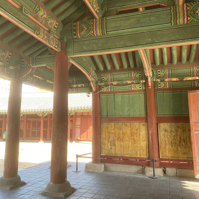 Dongmyo (Eastern Shrine) ความสงบเงียบในดงเมียว