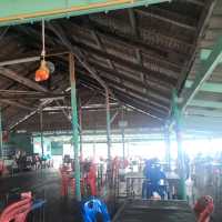 ร้านอาหารวิวดี ป้ายรอบร้านแปลกดี