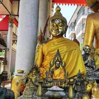 สักการะหลวงพ่อโมฬีที่เมืองกำแพงเพชร