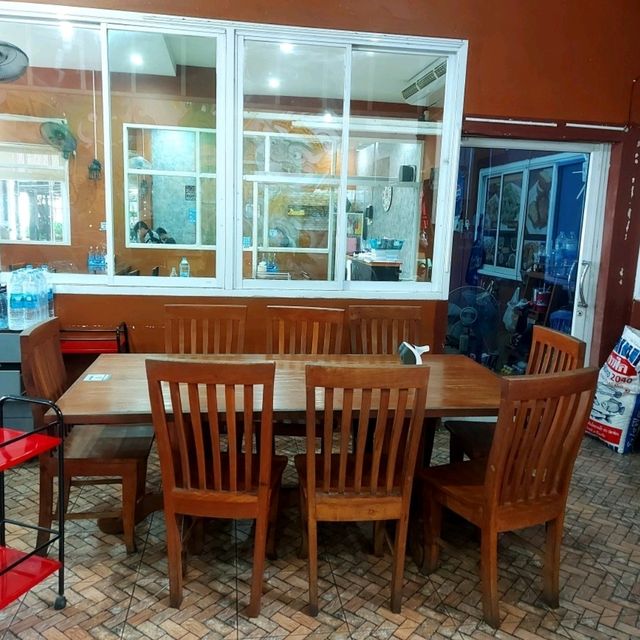ไก่ย่างเขาสวนกวาง ร้านอาหารรสแซ่บ กำแพงเพชร