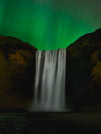 Chasing Waterfalls in Iceland: A Splash of Adventure 🚿