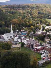 New England Adventures: A Day of Quaint Towns, Coastal Charms, and Leafy Wonders 