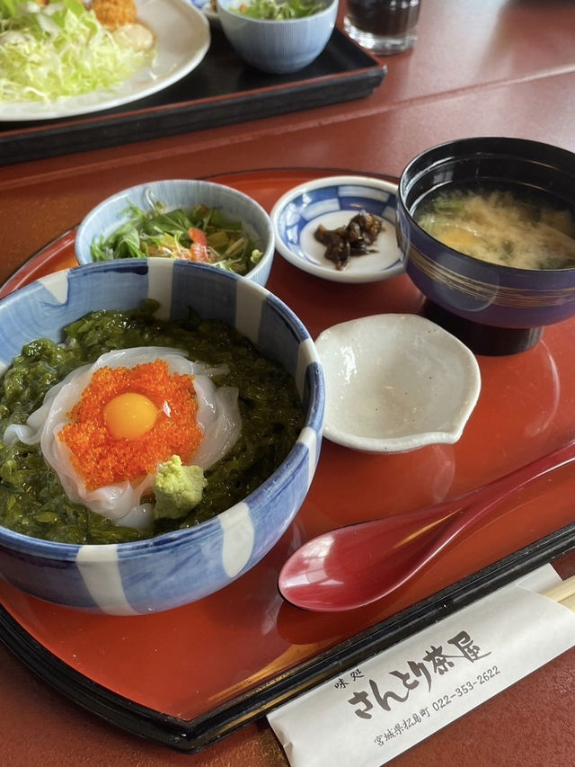 松島湾を眺めながら味わう、宮城海の幸。