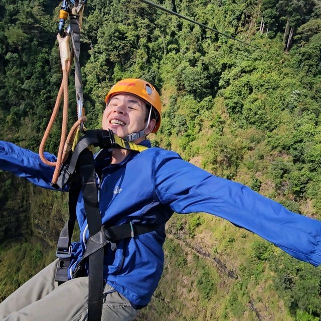 ไปเล่น zipline ที่น้ำตกตาดฟาน ประเทศลาว