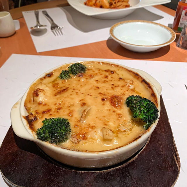 Cafe and dining in Hotel New Otani Tokyo