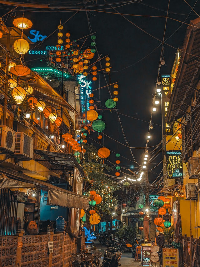 Nighttime Hoi An – the city of lanterns and magic