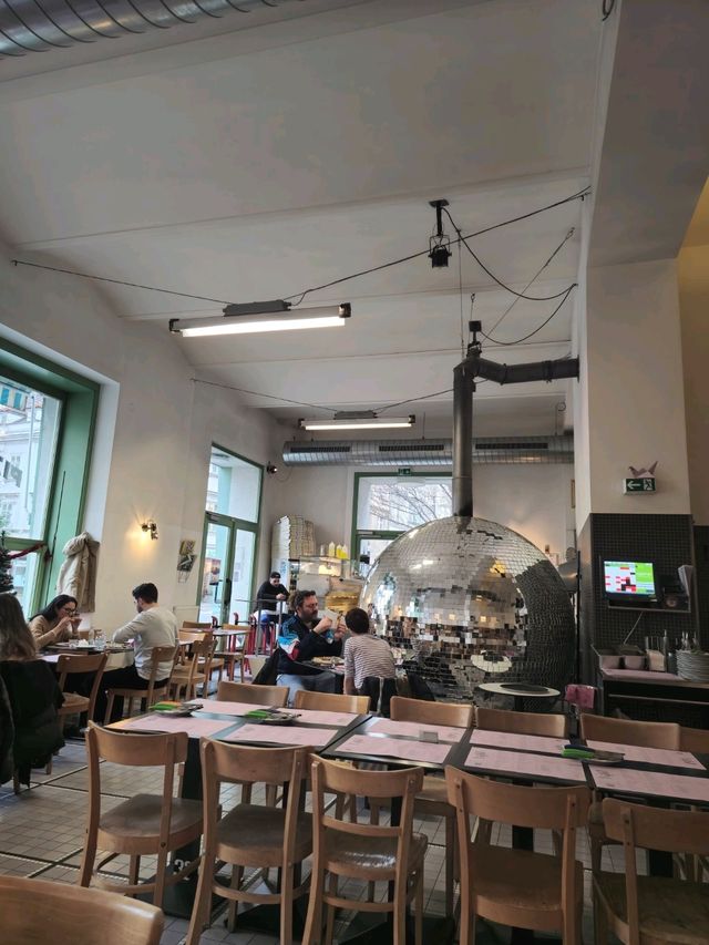 유럽여행 비엔나의 핫한 피자맛집 Disco Volante
