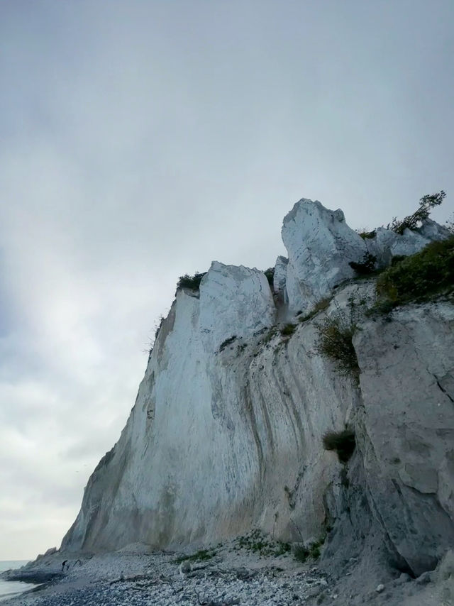 Where Cliffs Touch the Sky – My Unforgettable Journey to Møns Klint