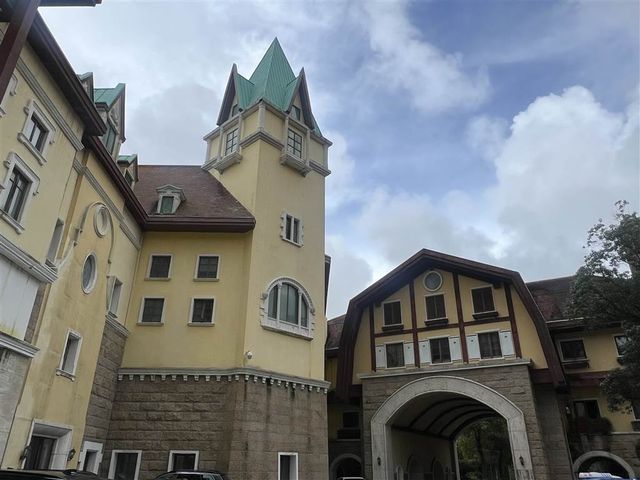 Switzerland Relived in Shenzhen — Interlaken OCT Hotel