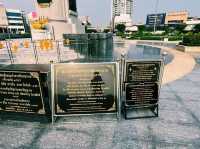 泰國曼谷歷史紀念碑公園推薦：Wongwian Yai วงเวียนใหญ่塔克辛紀念碑公園。適合拍照打卡遊玩、了解歷史