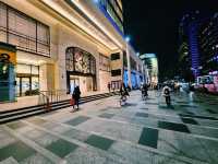 🏢 統一時代百貨——台北東區的購物與美食天堂