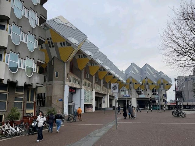 Cube Houses (Rotterdam)