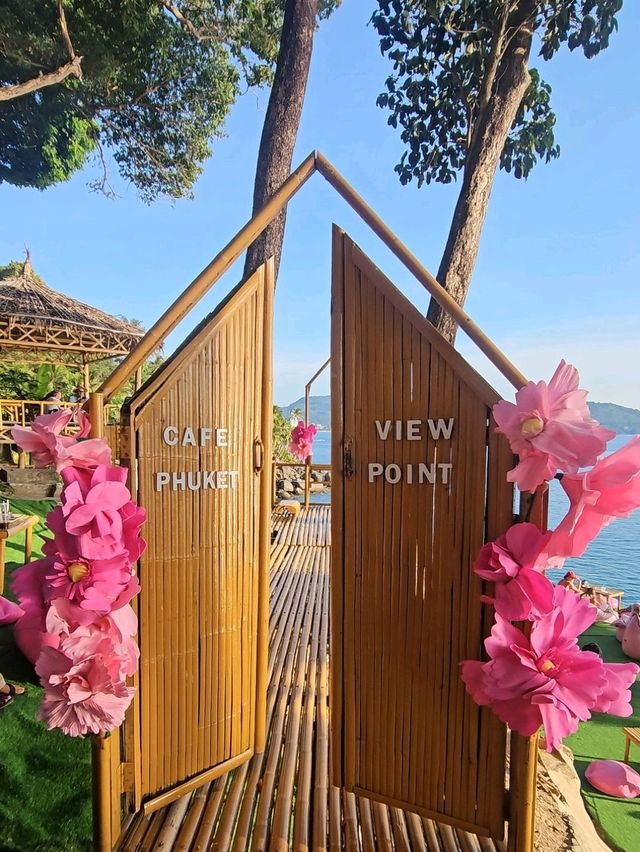 แจกพิกัดคาเฟ่สวย วิวดีๆ ติดทะเลภูเก็ต