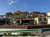 Yunnan’s largest Tibetan Buddhist monastery