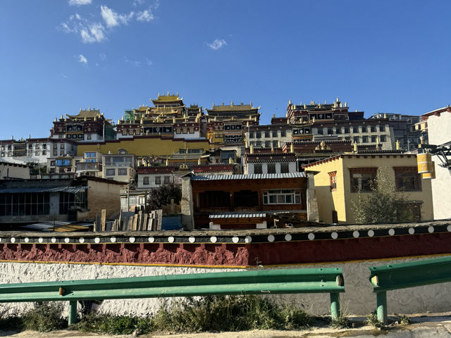 Yunnan’s largest Tibetan Buddhist monastery