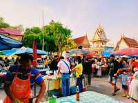 泰國曼谷市中心著名寺廟夜市Wat Ruak Bang Bamru market，靠近mrt地鐵站，純本地人夜市