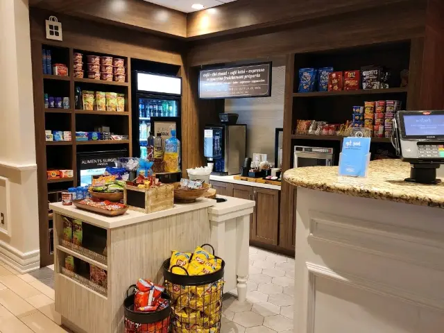 Hilton Garden Inn Montreal Airport: A Convenient Location and Spacious Rooms Make It the Best Value Hotel Near the Airport.