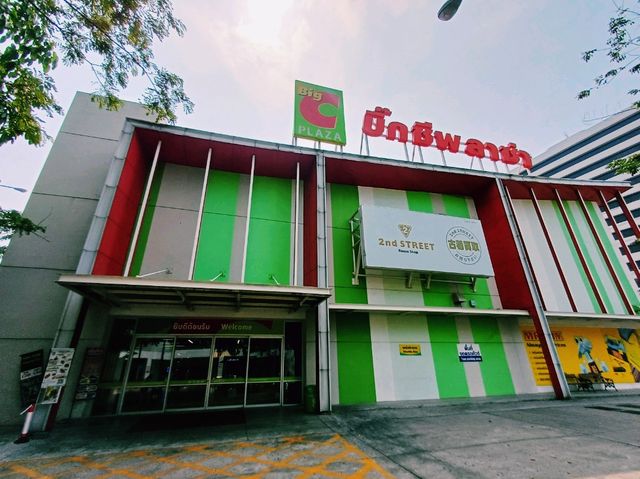 泰國曼谷素坤逸區親子廣場大賣場商城一日遊行程，適合親子遊，購買泰國當地特產好去處
