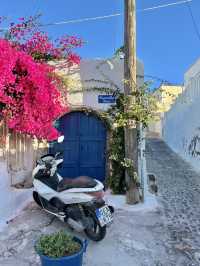 Spring in Pyrgos, Santorini🌸
