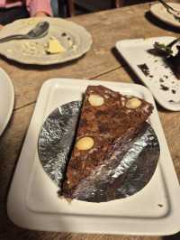 whispering cafe นครปฐม 