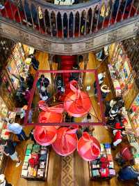 【ポルトガル】世界で最も美しい書店へ📕