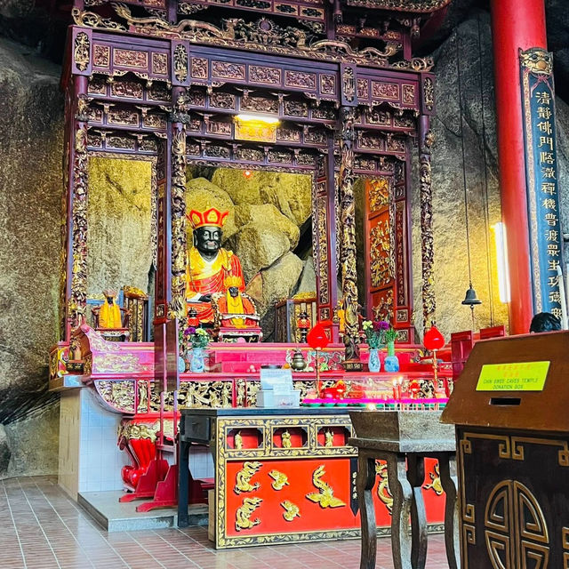A Serene Escape at Chin Swee Caves Temple
