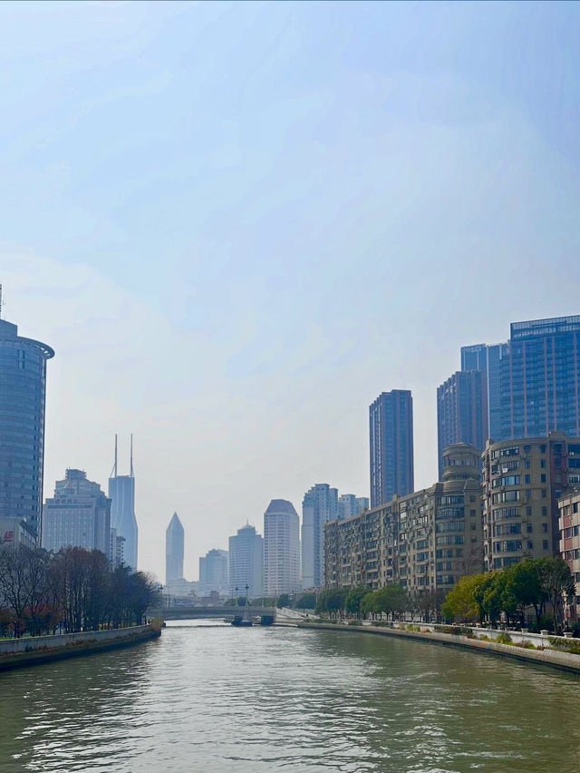 North Bund เส้นทางเดินเรียบแม่น้ำชมวิวหอไข่มุก 