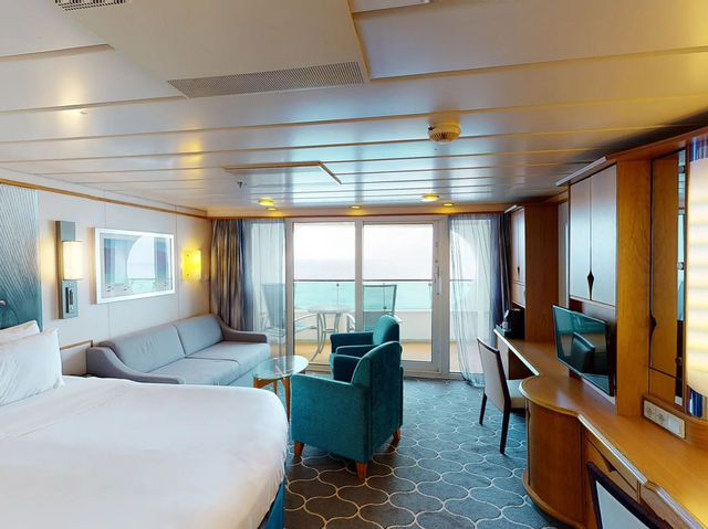 Adventure of the Seas ⛵: Your Solo Cruise Playground in the Tropics!