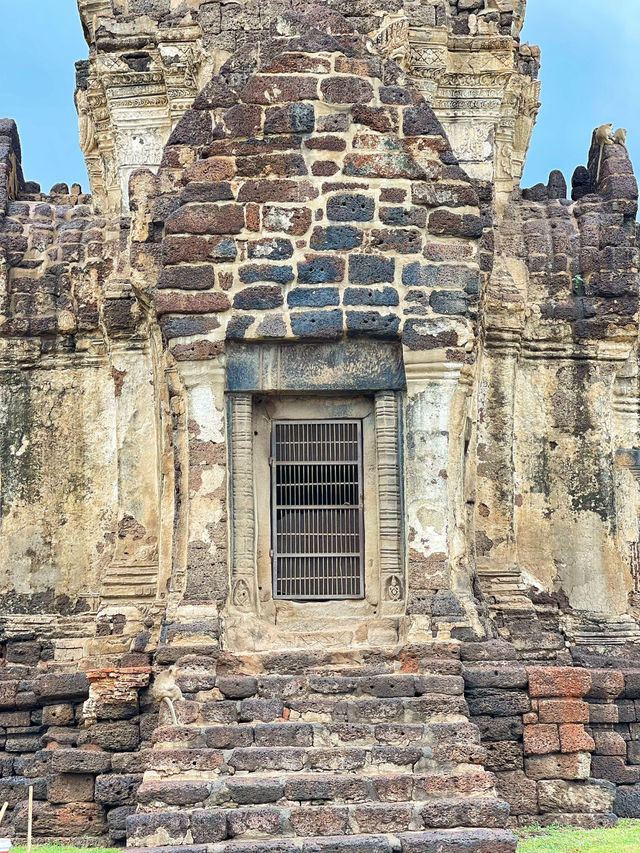📍泰國北標府Lopburi。三峰塔廟｜ 這是猴子才是主人，我們只是過客